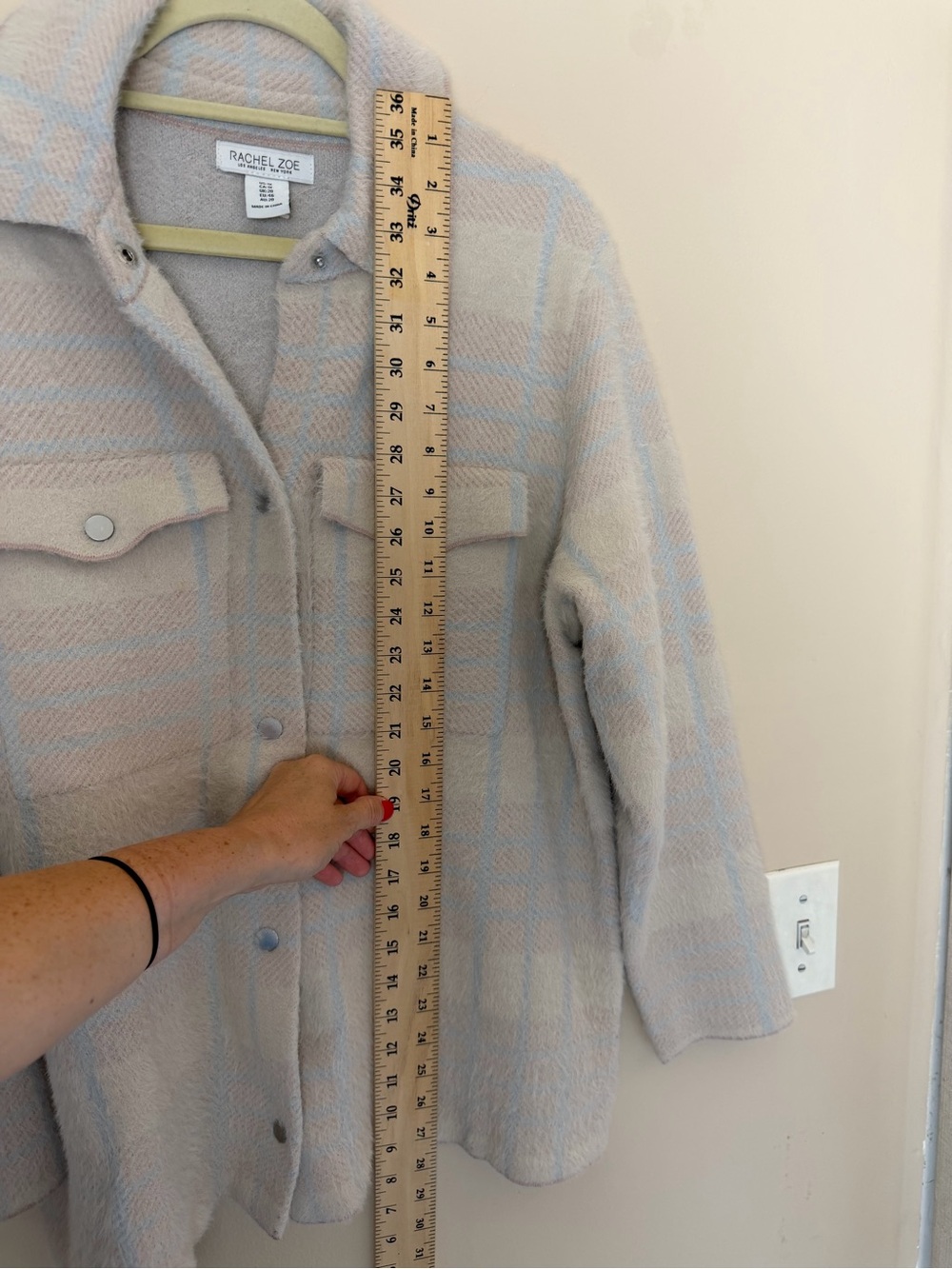 Rachel Zoe Fuzzy Plaid Shacket Jacket 1X Beige Blue Fuzzy Snap Front - Picture 4 of 9